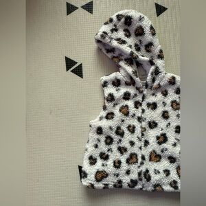 Baby girl Boho Leopard Print Fleece sleeveless hooded Vest,heart print•••24M
